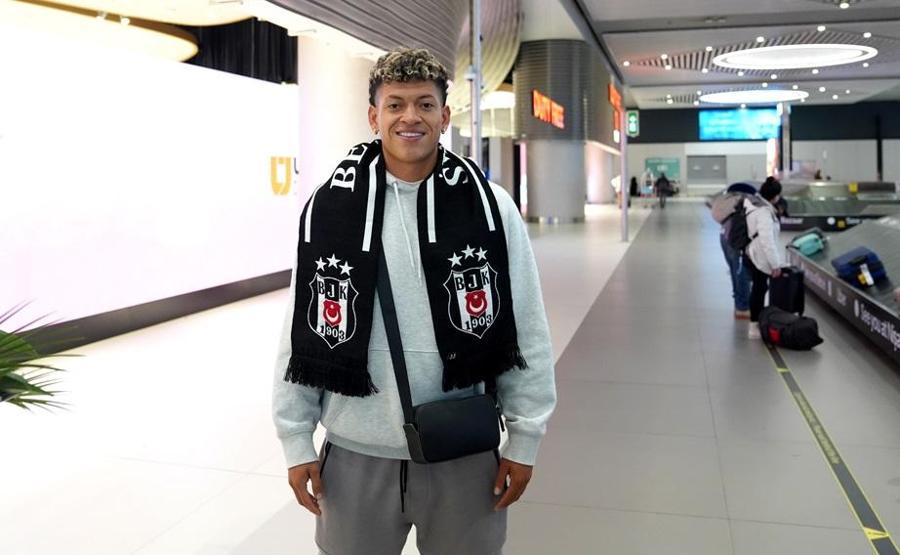 Beşiktaşın yeni transferi Elan Ricardo, İstanbula geldi
