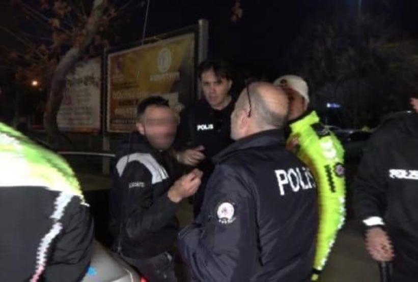 Alkollü sürücü önce yayaya ardından direğe çarptı Rahatlığı pes dedirtti
