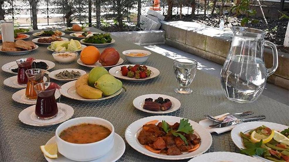 Dr. Ümit Aktaş sağlıklı oruç için beslenme reçetesi verdi