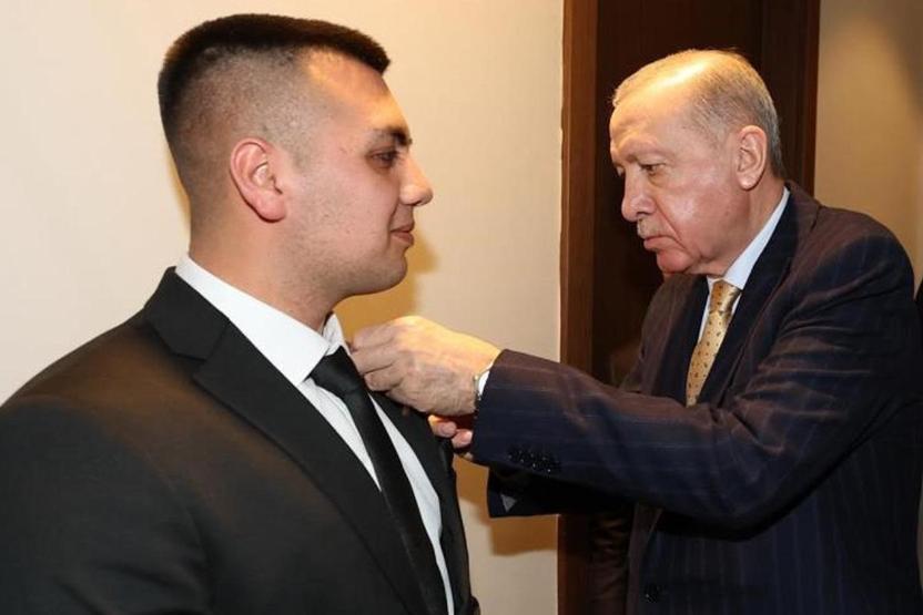 Cumhurbaşkanı Erdoğandan adaşı Recep Tayyip Erdoğana rozet