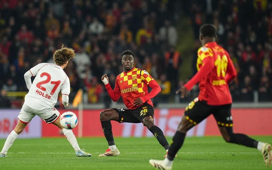 İzmir’de müthiş maç Göztepe 2-2 Samsunspor