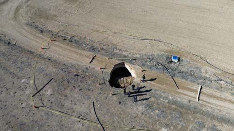 Aksarayda 15 metre derinliğinde obruk oluştu