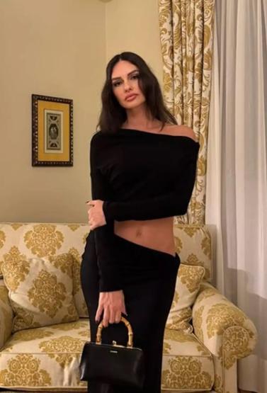 SOSYAL MEYDANIN DİLİNE DÜŞTÜ Doktorların Elası Yasemin Özilhan estetik sorusuna bakın ne yanıt verdi