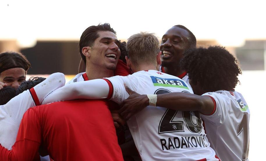 Rıza Çalımbay döndü, Sivasspor kazandı Göztepe…