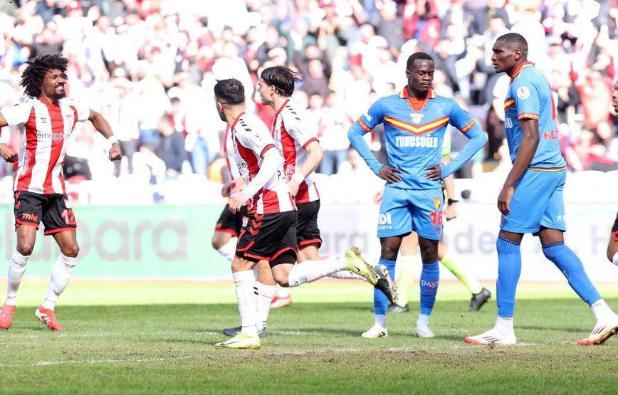 Rıza Çalımbay döndü, Sivasspor kazandı Göztepe…