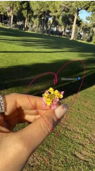 Oğlu Karandan annesi Fahriye Evcene romantik hediye