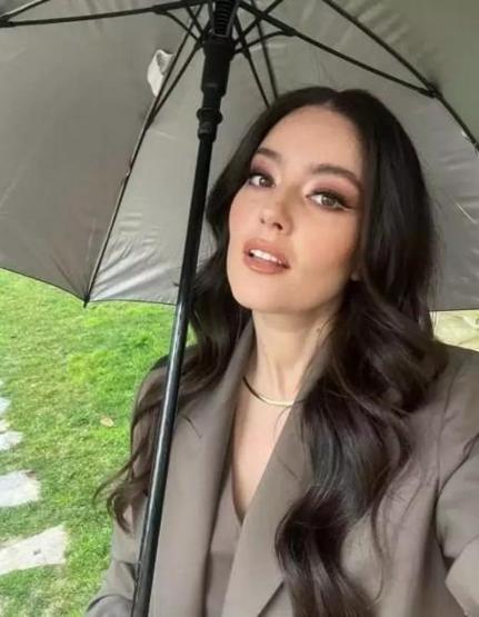 Pelin Akil ve Anıl Altanın 9 yıllık evlilikleri bitiyor mu