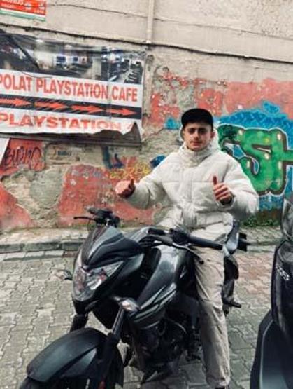 Kamyonetin ezdiği 17 yaşındaki Mustafa hayatını kaybetti; kaza anı kamerada