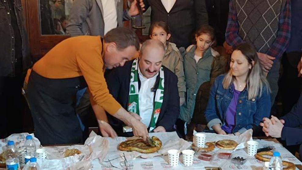 Mustafa Varank, sahur programında vatandaşlarla bir araya geldi
