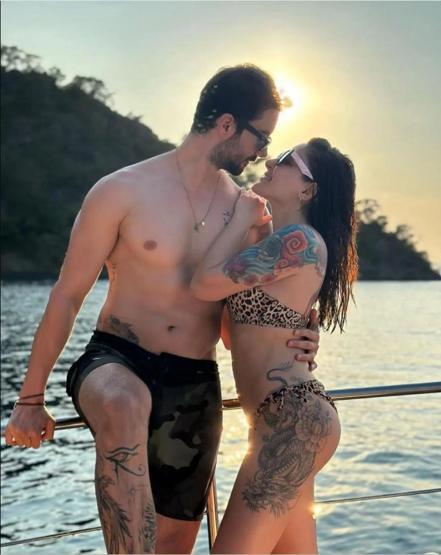 Melek Mosso, Bali tatiline devam ediyor: KANIM ÇEKİLDİ ARKADAŞLAR