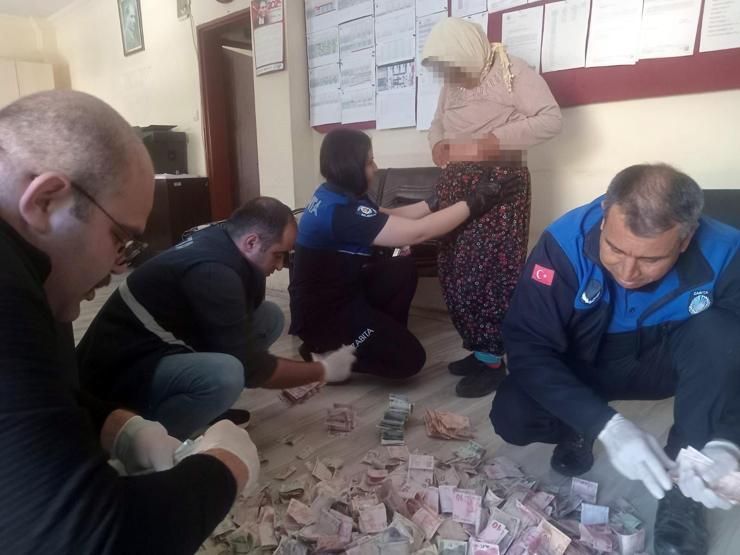 Dilencinin üstünden çıkanlar şoke etti: Ekipler parayı 3 saatte ancak saydı