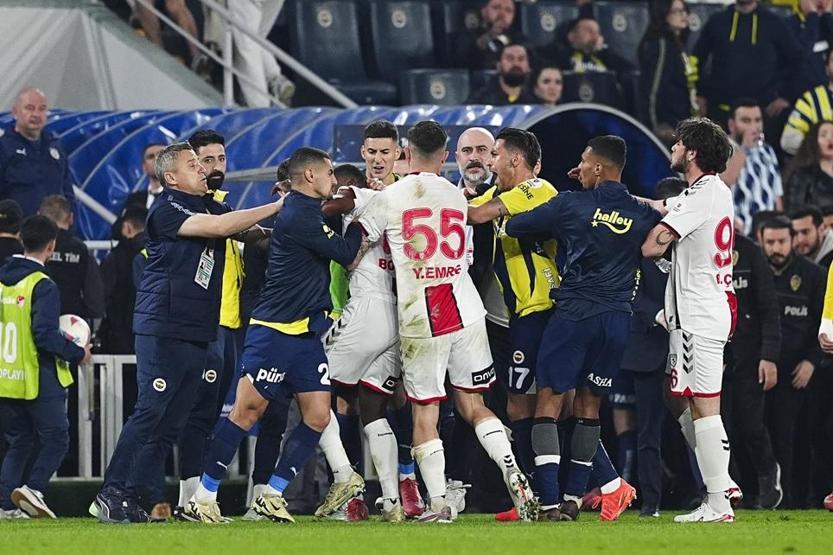 Fenerbahçeden, Galatasaraya şok tepki TFFye başvurmuşlardı...