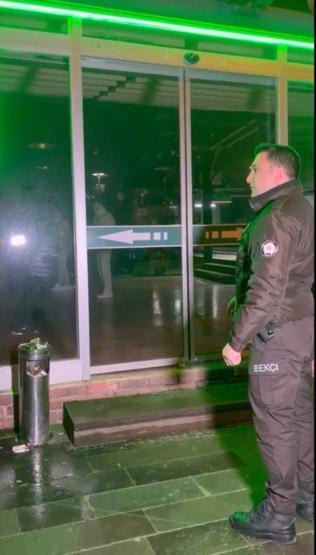Oyun oynamaya gittiler İçeride kilitli kaldılar