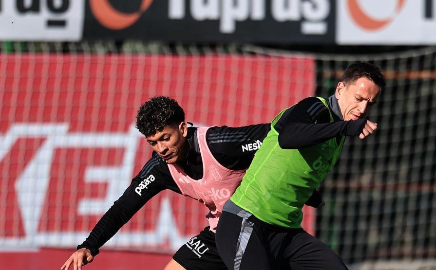 Beşiktaş, Galatasaray mesaisine başladı