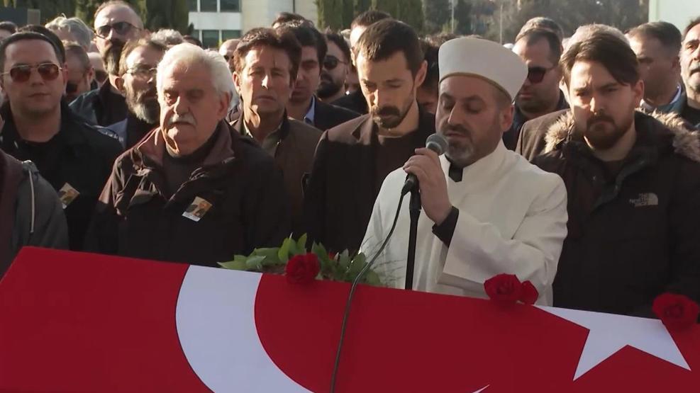 Kurtlar Vadisinin efsane yönetmeni Osman Sınav son yolculuğuna uğurlandı