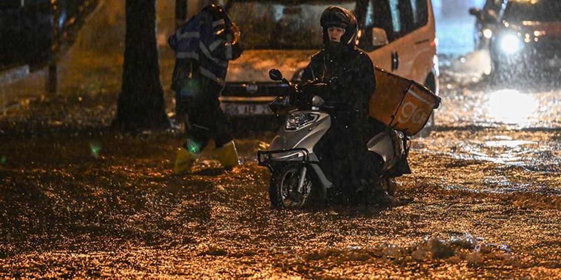 Ankarayı sel aldı Sokak ve caddeler göle döndü, Valilik uyardı