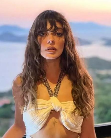 Selin Şekerci sosyal medyadan hastalığını açıkladı Takipçilerini korkuttu