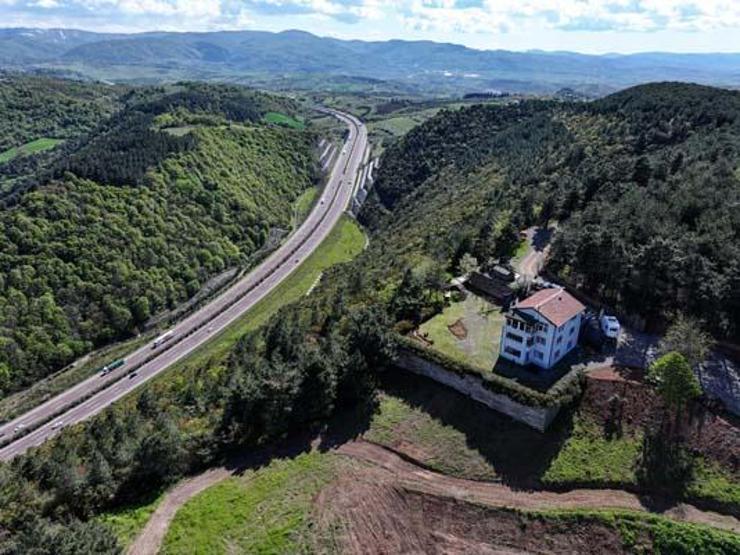 Sanal Medyada Fenomen Oldu, Şimdi Satışta: Ormandaki Yalnız Ev Yeni Hikayesini Bekliyor