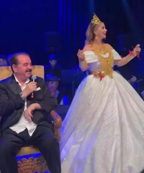 Aleyna Dalverenin düğününe İbrahim Tatlıseste katıldı Milyon dolarlık altınlar ağızları açık bıraktı