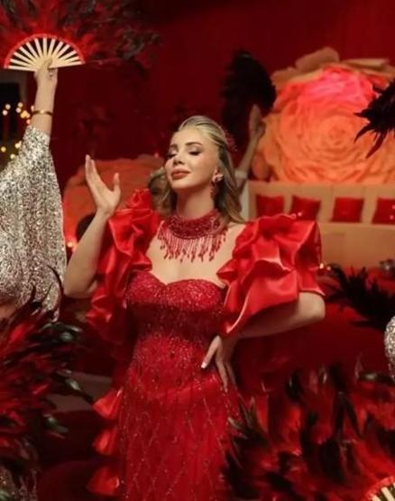 Aleyna Dalverenin düğününe İbrahim Tatlıseste katıldı Milyon dolarlık altınlar ağızları açık bıraktı