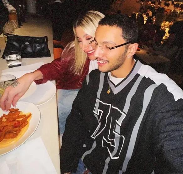 İrem Dericiden romantik paylaşım Sevgilisi Melih Kunukcuya aşkını böyle ilan etti