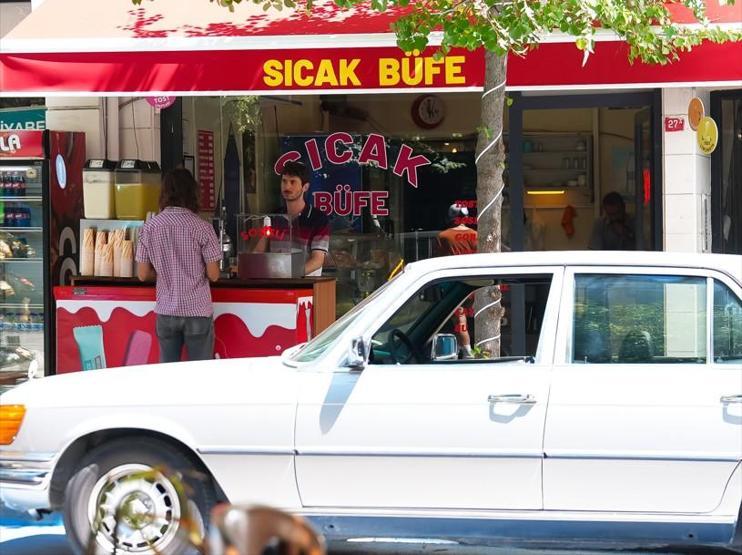 İNCİ TANELERİ’NİN ZERRE’Sİ BÜFE AÇTI