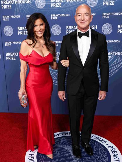 Jeff Bezos ve Lauren Sanchez Evleniyor Hollywood Yıldızları Akın Edecek: Bir Kent Alarmda...