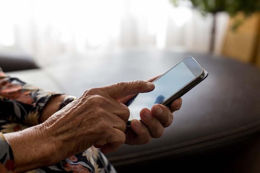 Yeni araştırma: Yaşlılıkta teknoloji kullanımı demans riskini azaltabilir