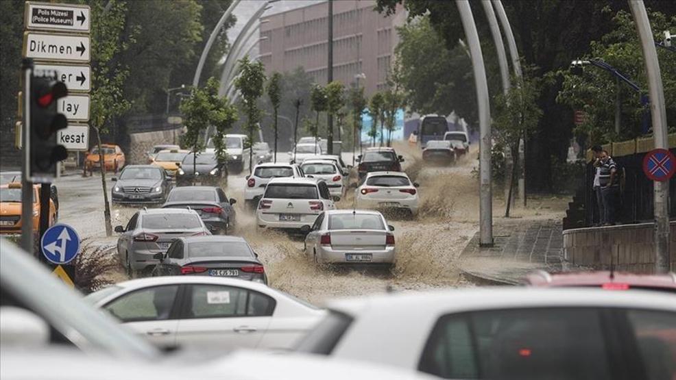Dikkat Meteoroloji ve Valilik peş peşe uyardı: Gök gürültülü sağanak alarmı Bugün 4, yarın 8 kent...