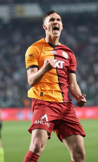 Galatasarayda gecenin yıldızı Roland Sallai | Kanat oynayınca şov yaptı...