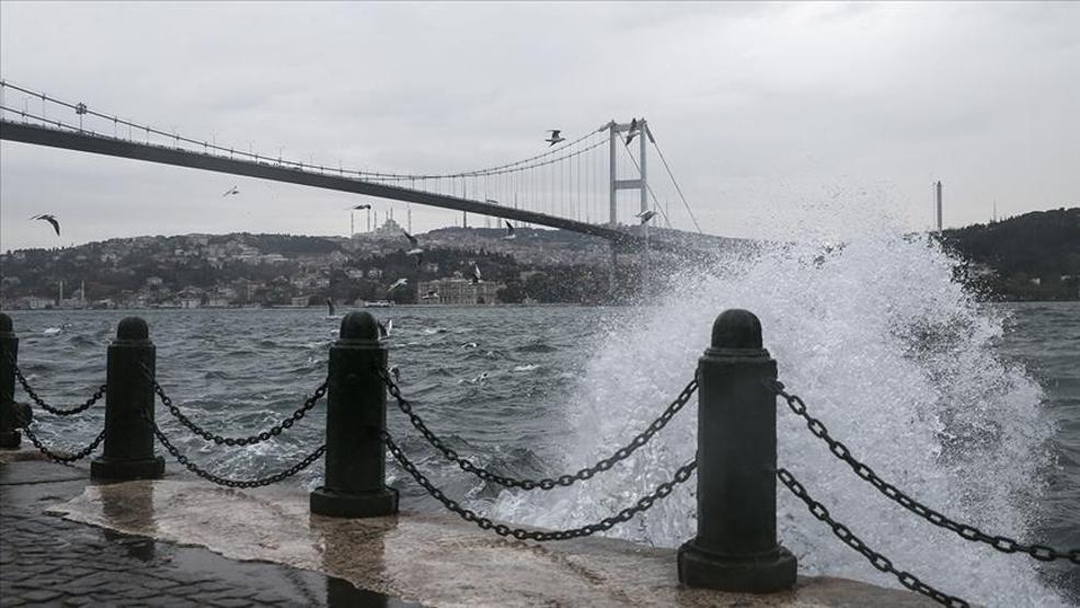 İstanbulda fırtına alarmı Saat verip uyarı yapıldı: Hızı 80 km/saate kadar çıkacak
