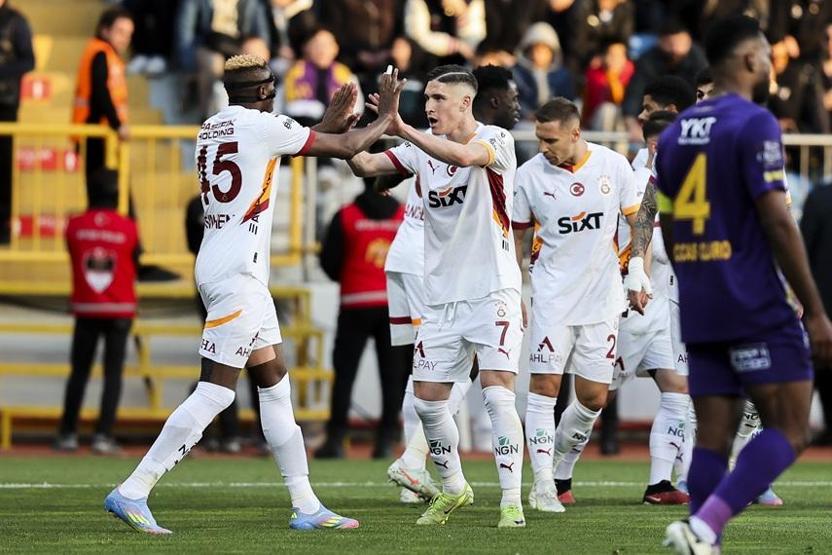 Nihat Kahveciden Galatasarayın yeni transferi için çarpıcı sözler: Buraya ikizi gelmiş olabilir