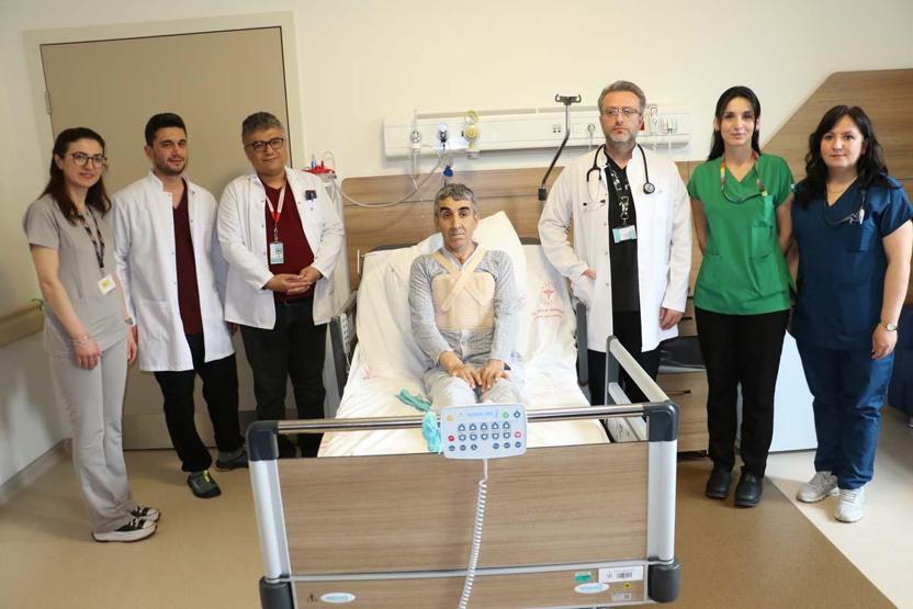 6 ayda 2 kez aort damarı yırtıldı: 8,5 saatlik ameliyatla sağlığına kavuştu