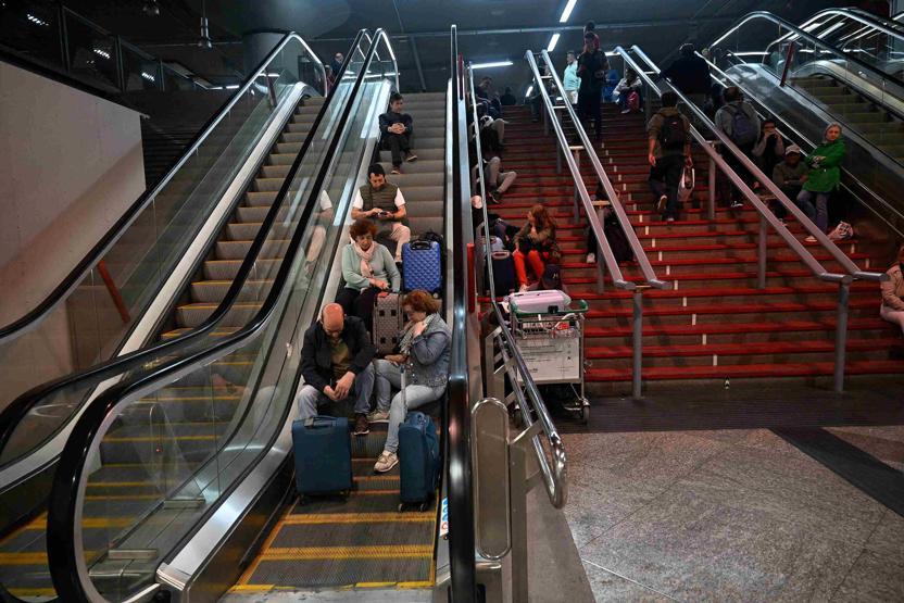 İspanya ve Portekizdeki elektrik kesintisinin nedeni ne İşte öne çıkan 4 senaryo...