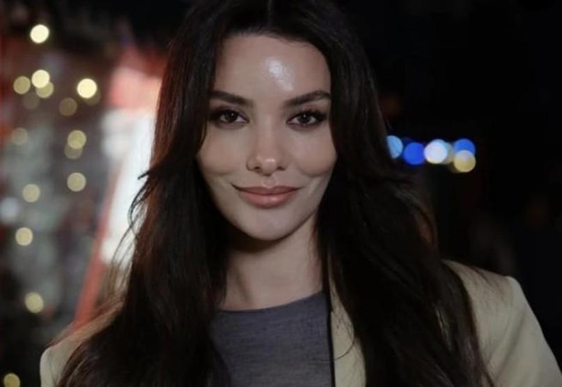 Hazal Filiz Küçükköse paylaşımıyla adından söz ettirdi Dünya yıldızlarıyla bir araya geldi