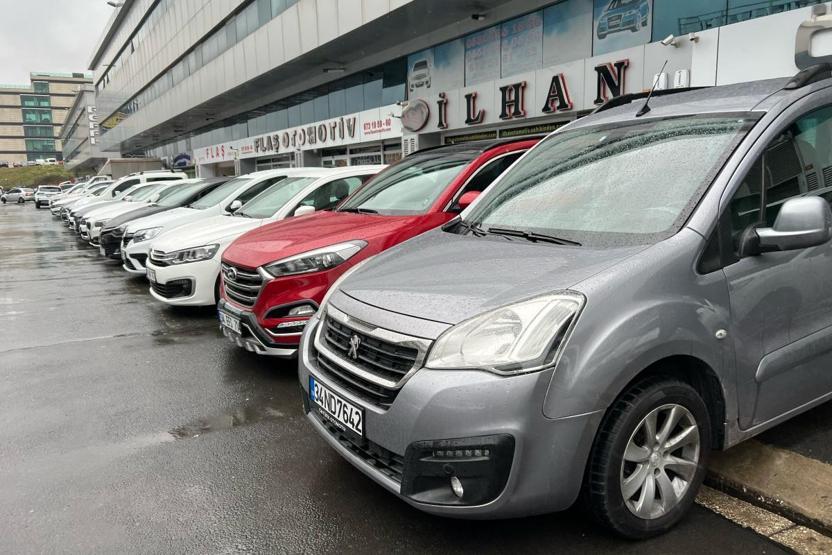 Araba almayı düşünenleri ilgilendiren haber İkinci elde düşüş sürüyor