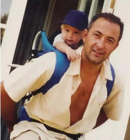 Can Aslantuğdan babası Mehmet Aslantuğla yeni poz