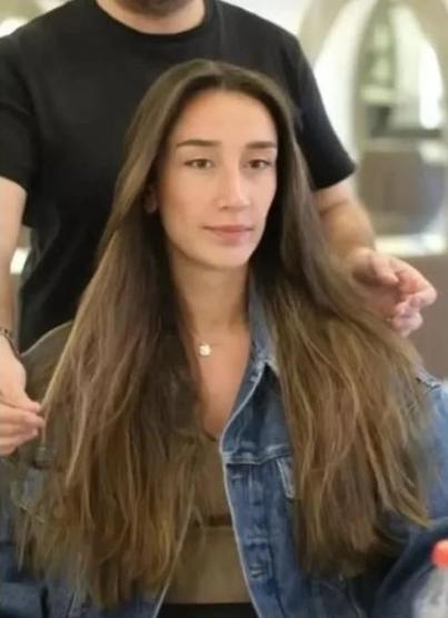 Hande Baladın imaj tazeledi Yeni saç rengine beğeni yağdı