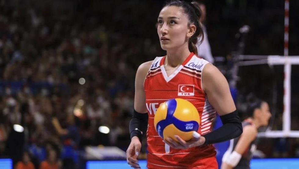 Hande Baladın imaj tazeledi Yeni saç rengine beğeni yağdı