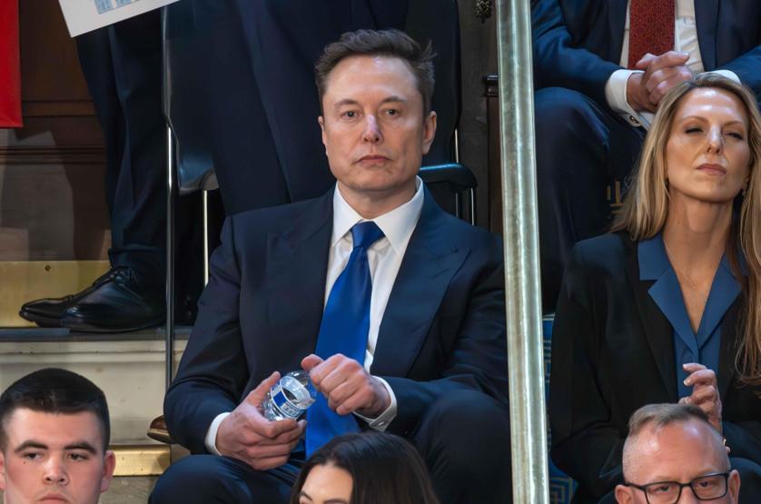 Tesla yeni CEO peşinde iddiası: Elon Musktan yanıt geldi
