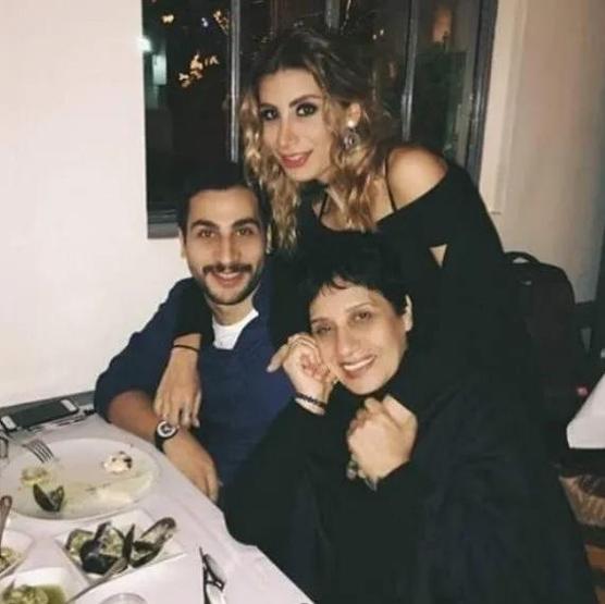 İnci Tanelerinin Nusreti Rıza Kocaoğlunun kız kardeşi de oyuncu çıktı Meğer onunla aynı dizide...