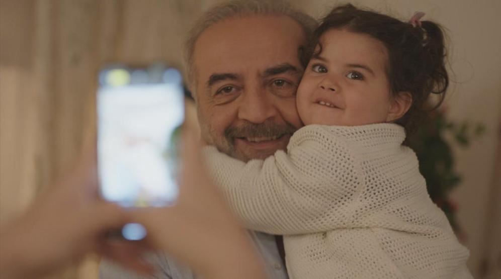 AZEM DEDE OLDU Azem ve Mısra buluşması duygulandırdı