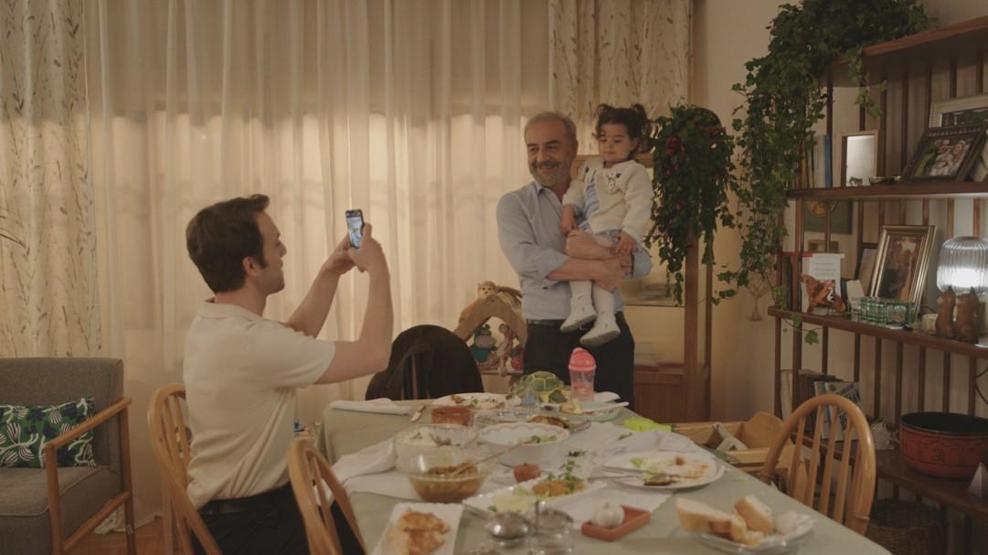 AZEM DEDE OLDU Azem ve Mısra buluşması duygulandırdı