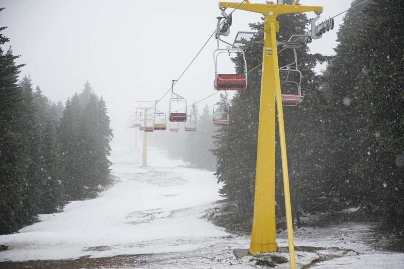 Mayıs ayında kar sürprizi Uludağ beyaza büründü
