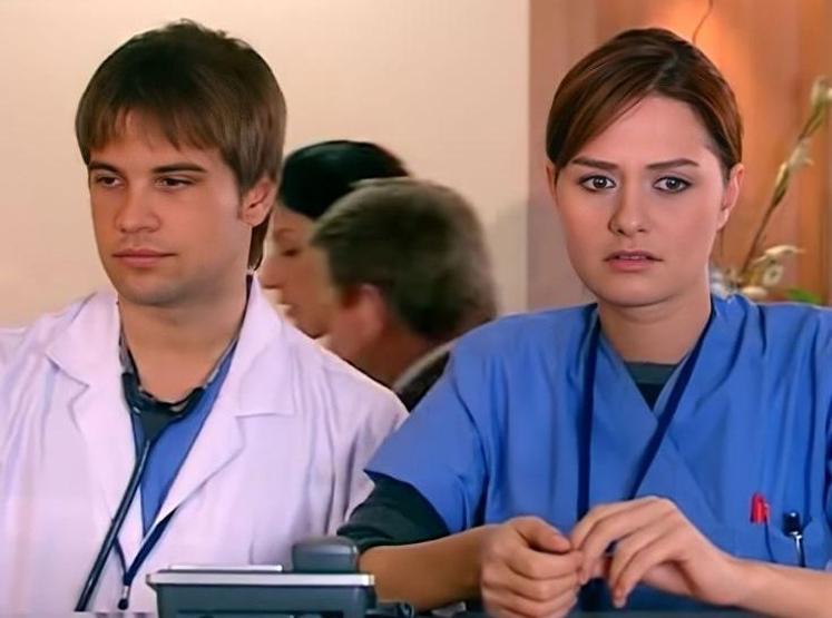 ‘Doktorlar oyuncularının son hali gündem oldu Yasemin Özilhan, Yağmur Atacan ve Devrim Nas yıllar sonra bir arada