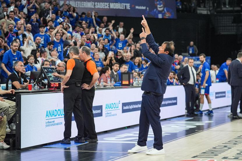 Anadolu Efes taraftarlarının tepkisi sonrası Ergin Atamanın oğlundan flaş paylaşım