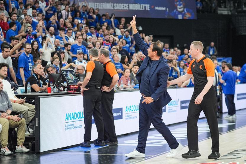 Anadolu Efes taraftarlarının tepkisi sonrası Ergin Atamanın oğlundan flaş paylaşım