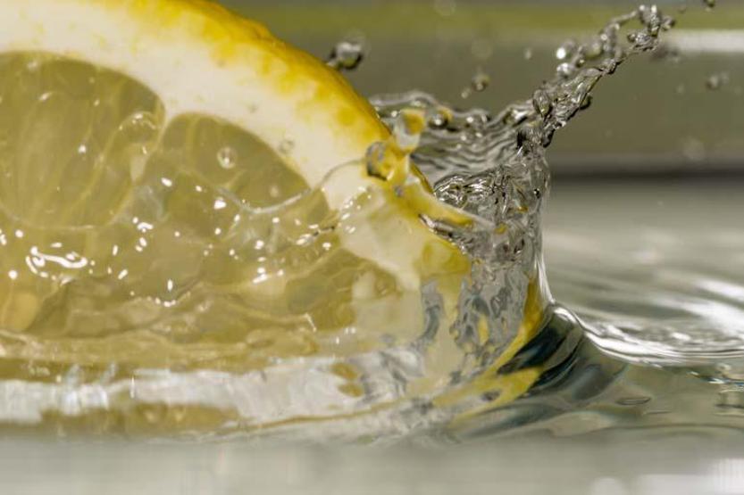 Zayıflamak için sabahları aç karnına limonlu ya da sirkeli su içiyorsanız dikkat İşte gitmeyen kiloların nedeni...