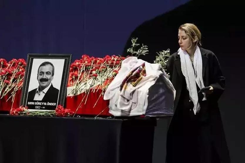 Sırrı Süreyya Önderin ardından Berkun Oyanın gözyaşları Hastaneye kaldırılmadan iki saat önce neler yaşandı Endişe ederek bu hayat yaşanmaz