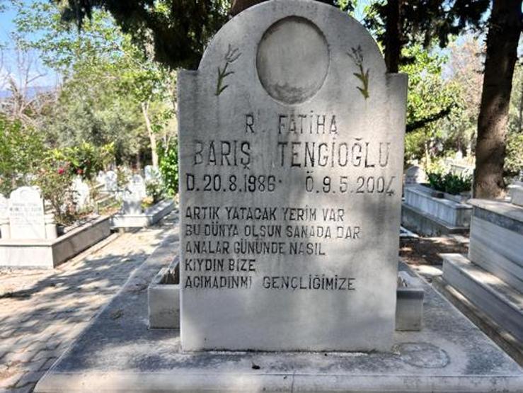 Özgür Özele yumruklu saldırı... Saldırganın katlettiği oğlunun mezarında dikkat çeken yazı